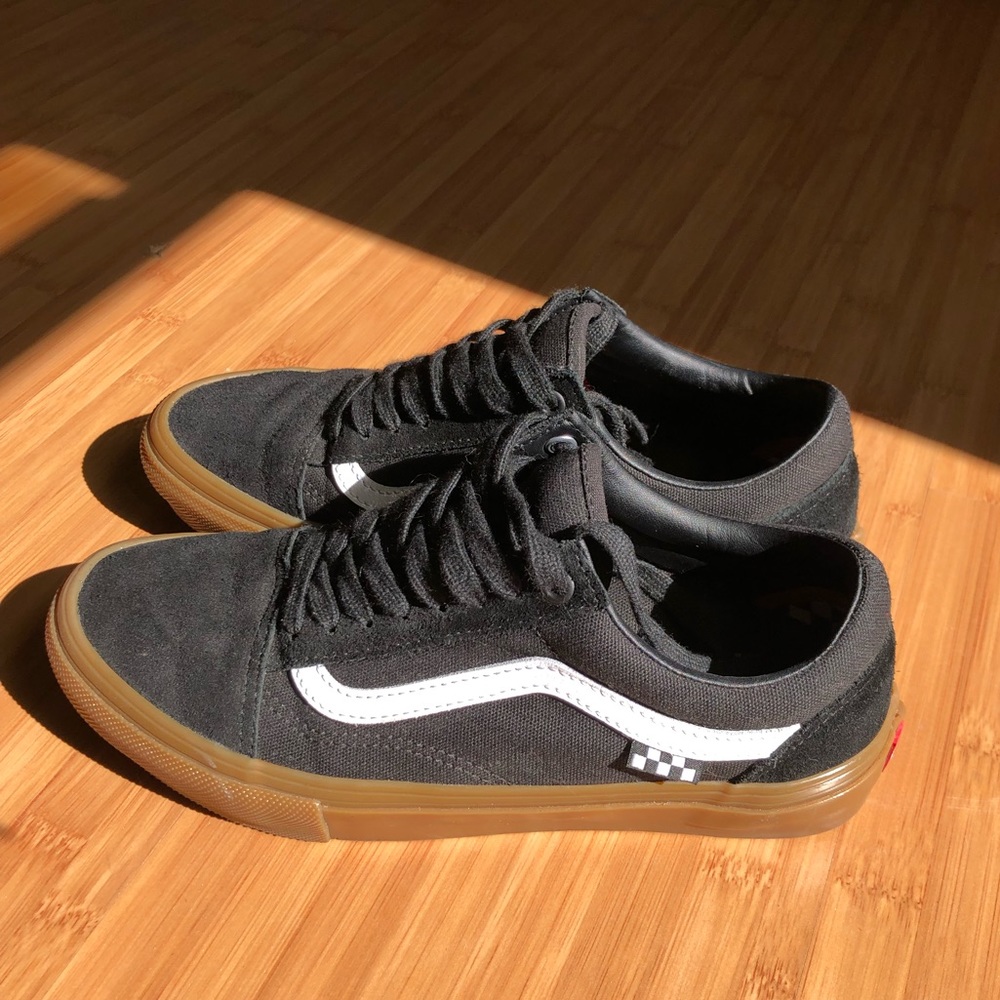 Authentic Vans skateboarding shoes (practically brand new) - Picture 3 of 8